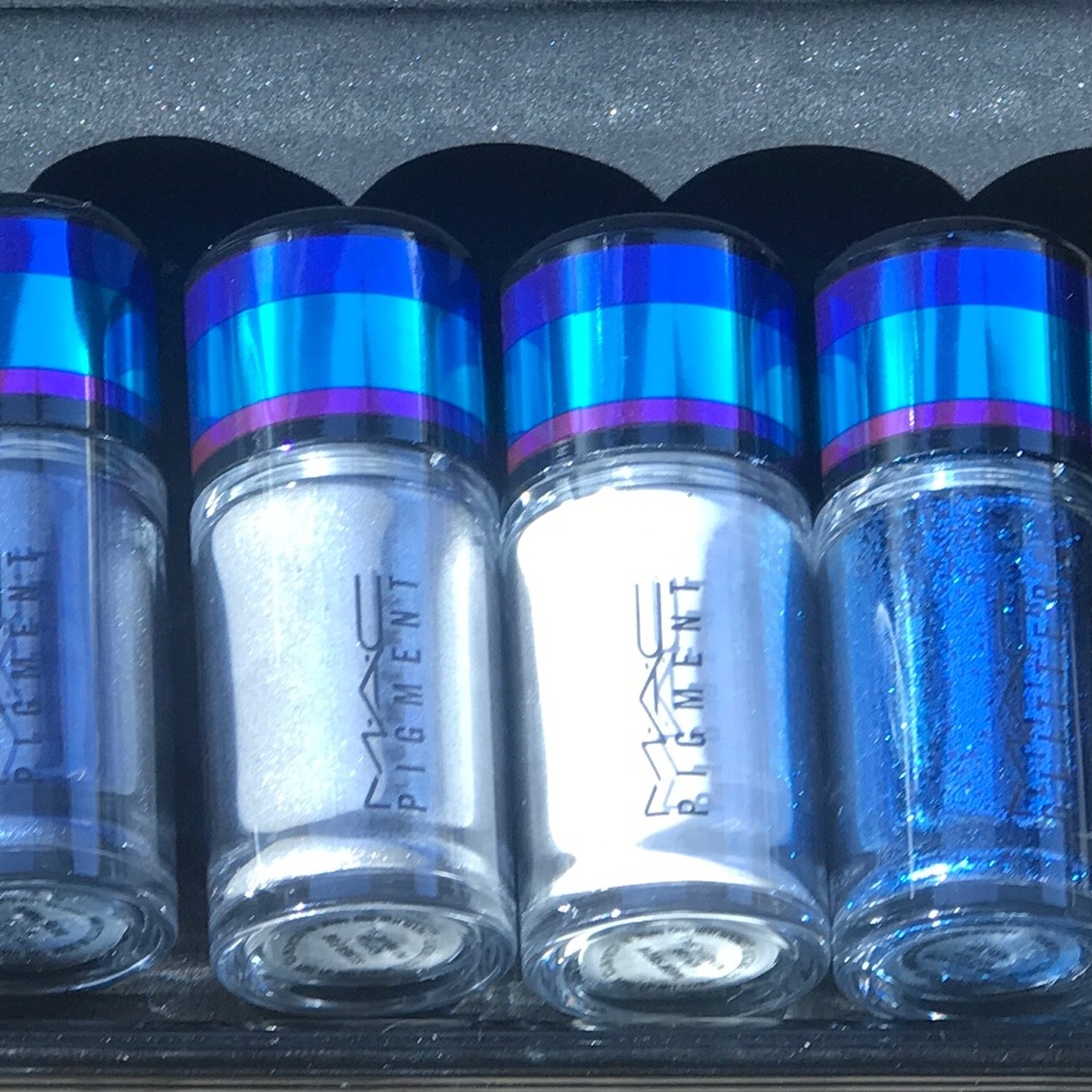 New!! Mac Pigment Powder Set of 4